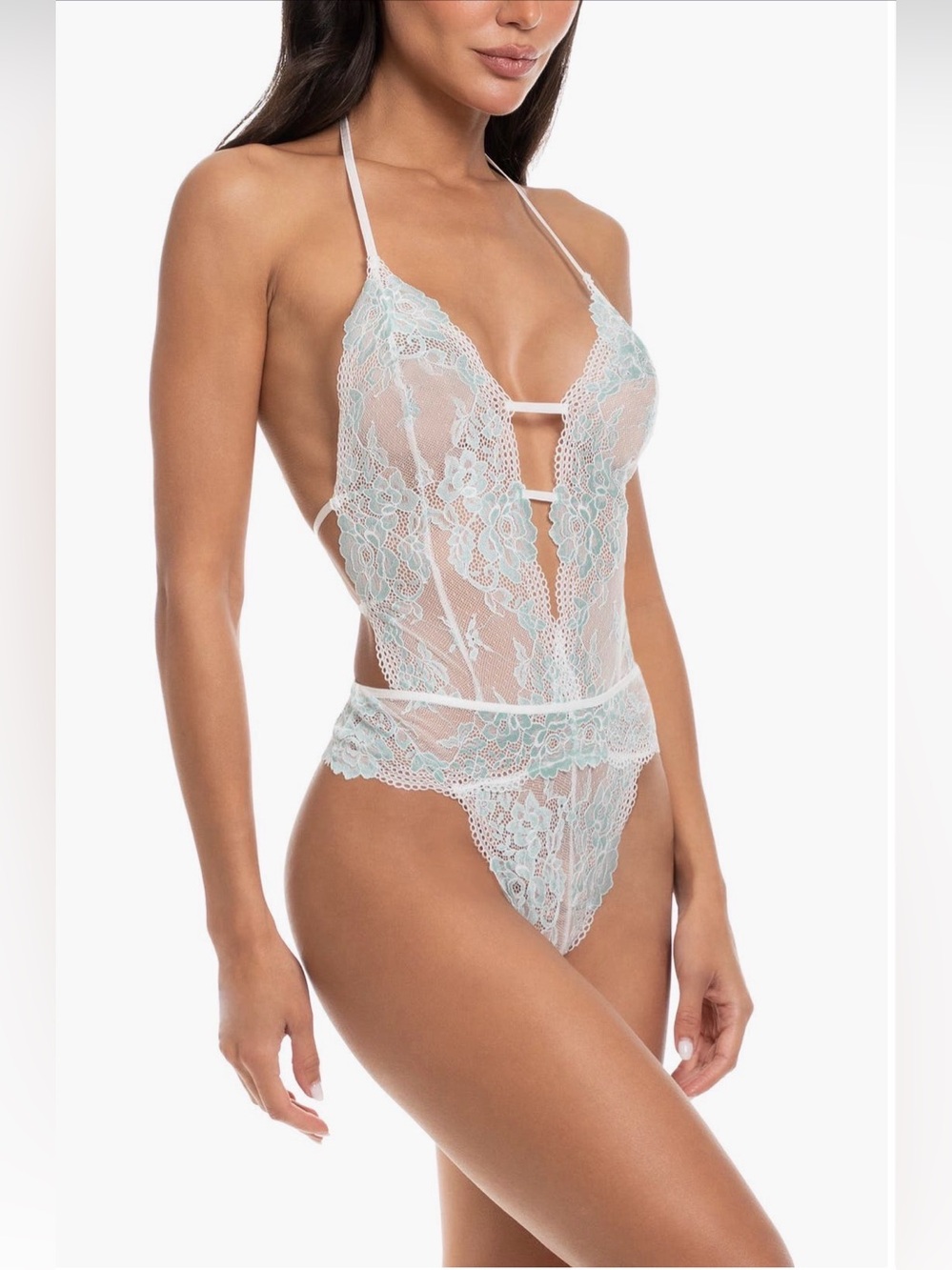 🆕🎉NWT Scalloped Floral Lace Plunge Teddy in Baby Blue & White